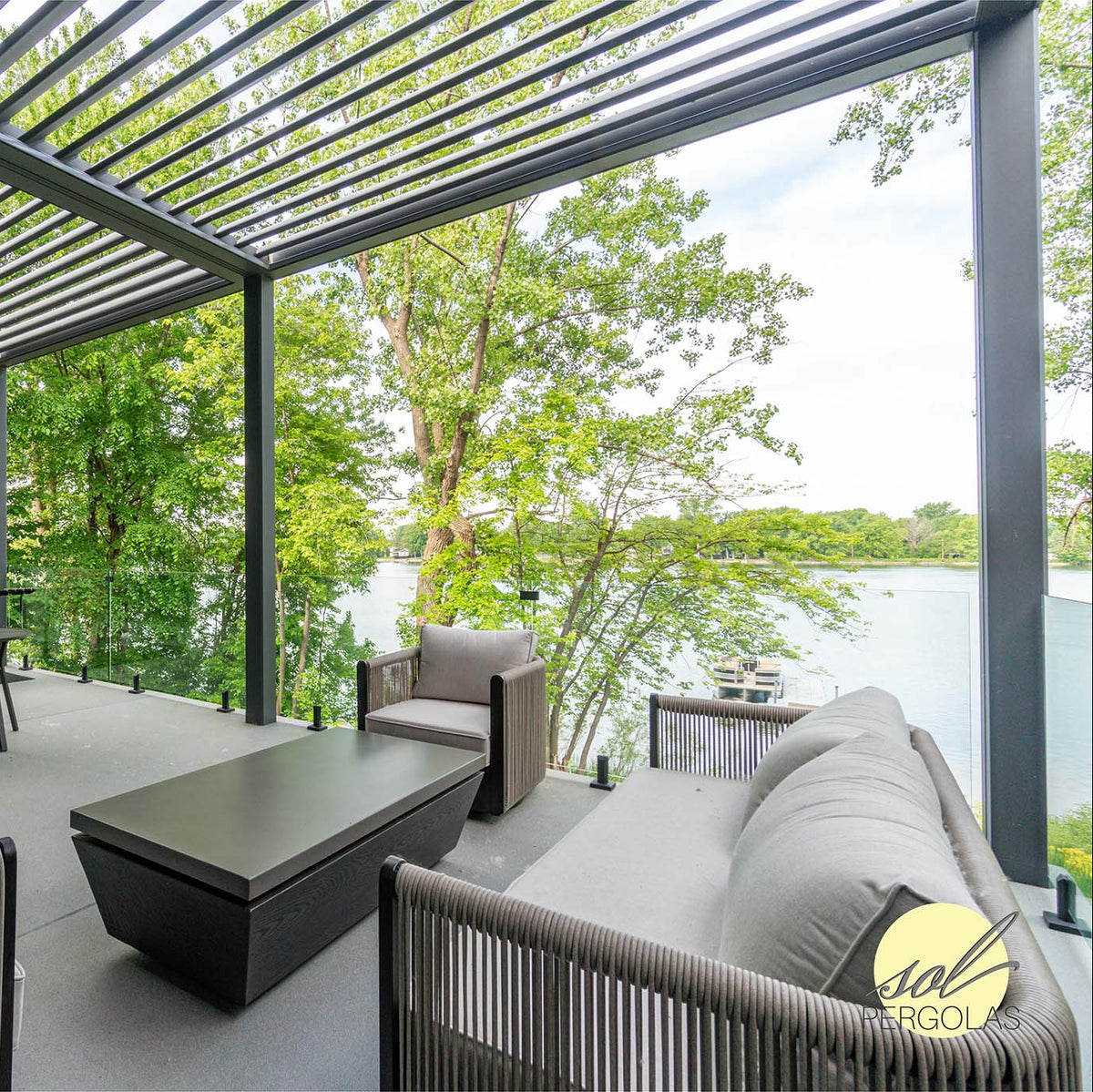 Pergola Bioclimatique ORANA (Luxe) — installation Alma
