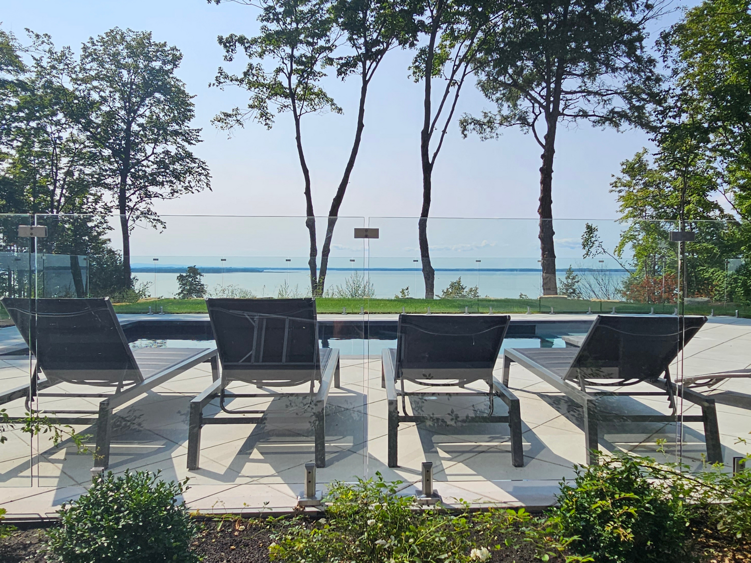 Clôture de piscine en verre